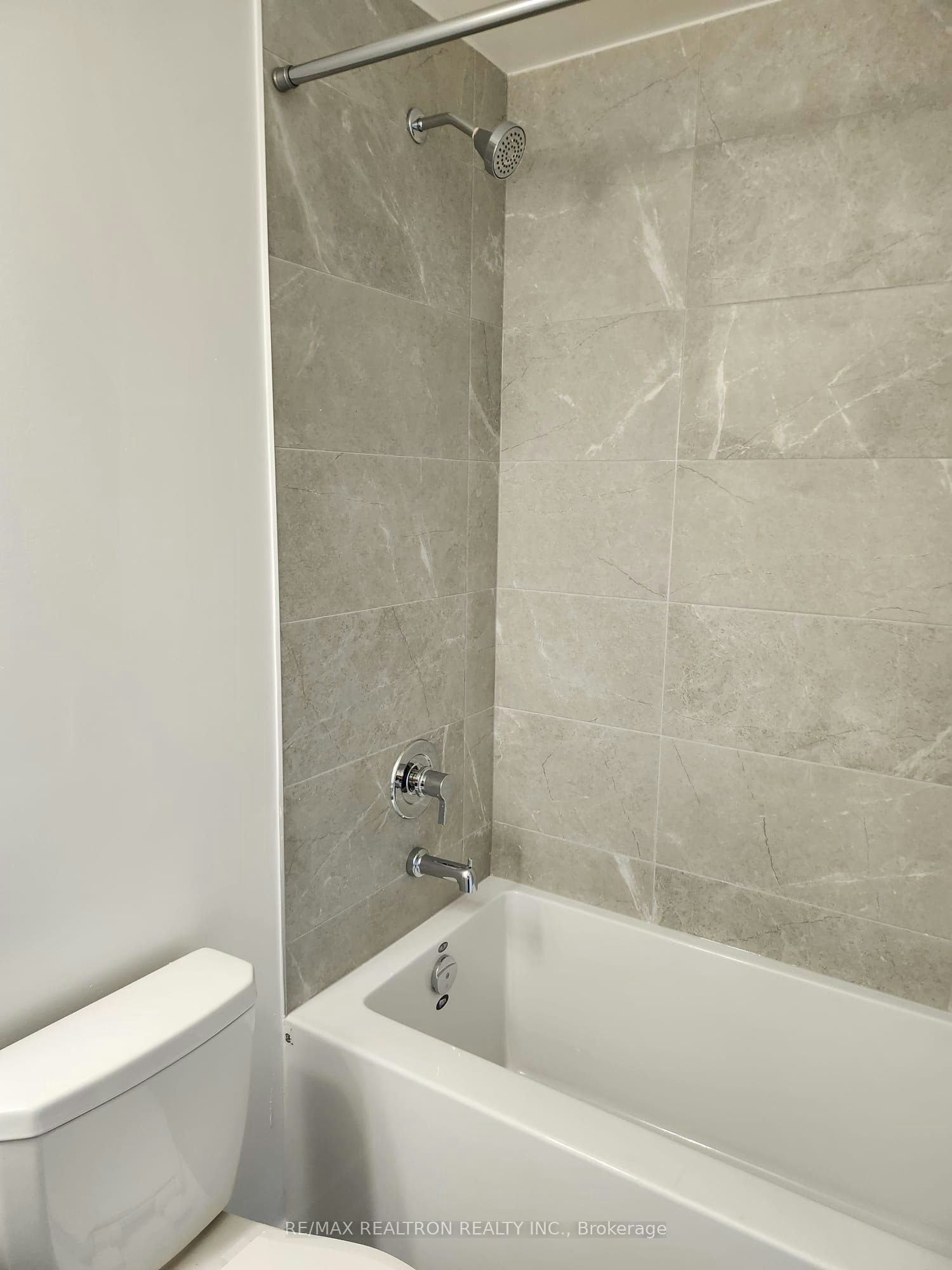 A1309-705 Davis Drive, Newmarket, ON, L3Y 0J1 - 16