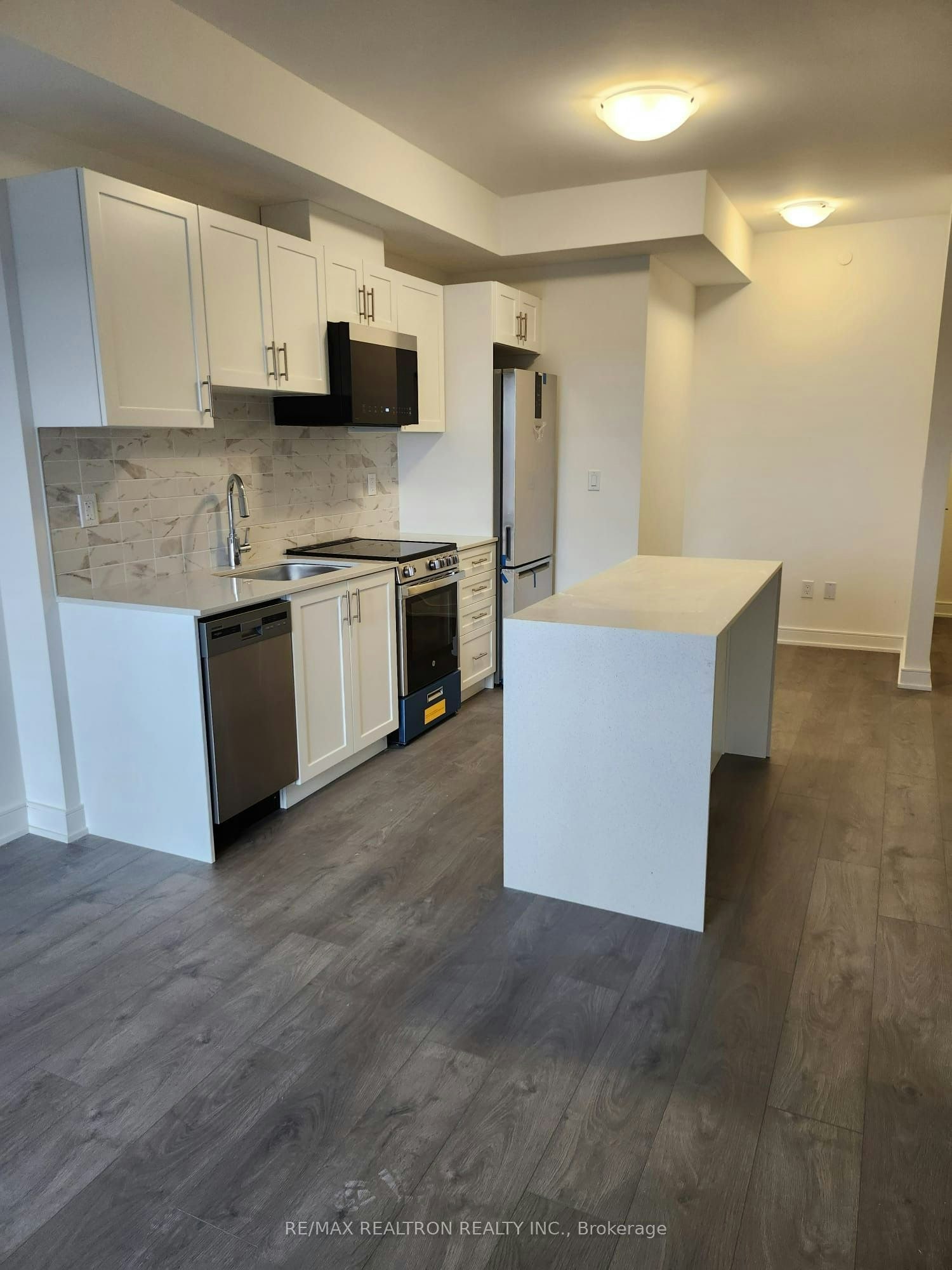 A1309-705 Davis Drive, Newmarket, ON, L3Y 0J1 - 5