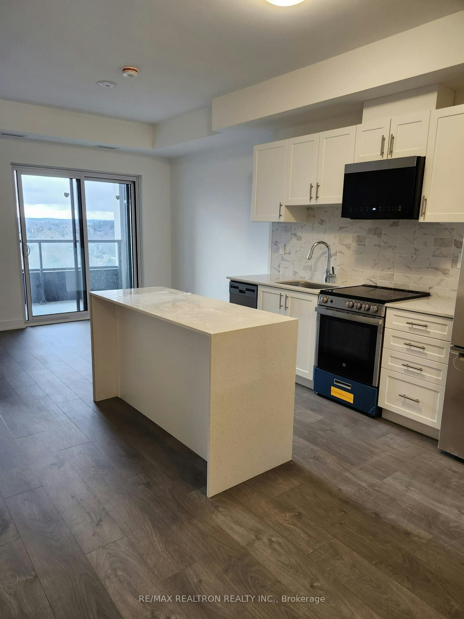 A1309-705 Davis Drive, Newmarket, ON, L3Y 0J1 - 15