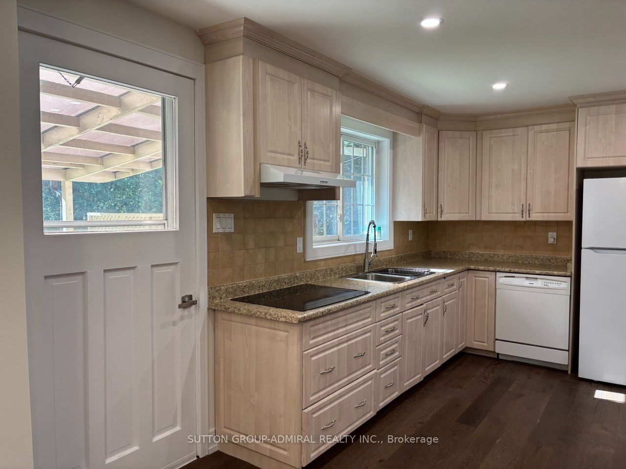 Main Floor-86 Hamilton Drive, Newmarket, ON, L3Y 3E8 - 17