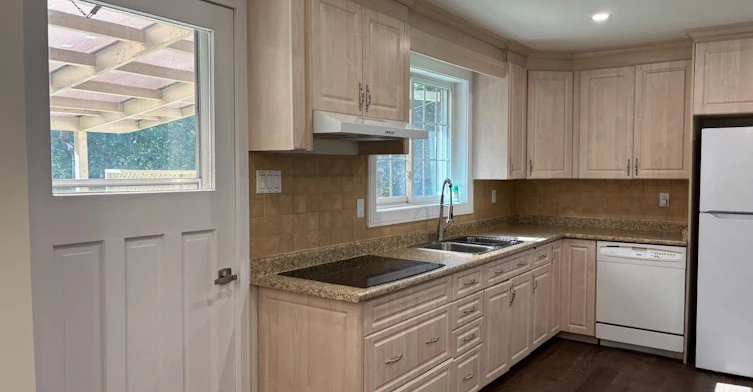 Main Floor-86 Hamilton Drive, Newmarket, ON, L3Y 3E8 - 17
