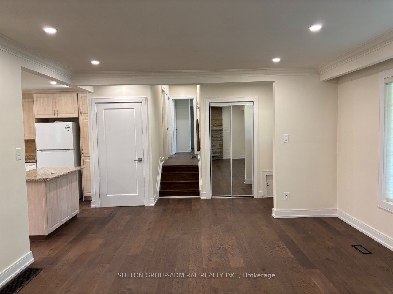 Main Floor-86 Hamilton Drive, Newmarket, ON, L3Y 3E8 - 7