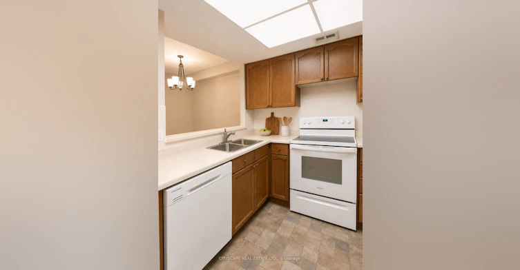 212-100 Observatory Lane, Richmond Hill, ON, L4C 1T4 - 6