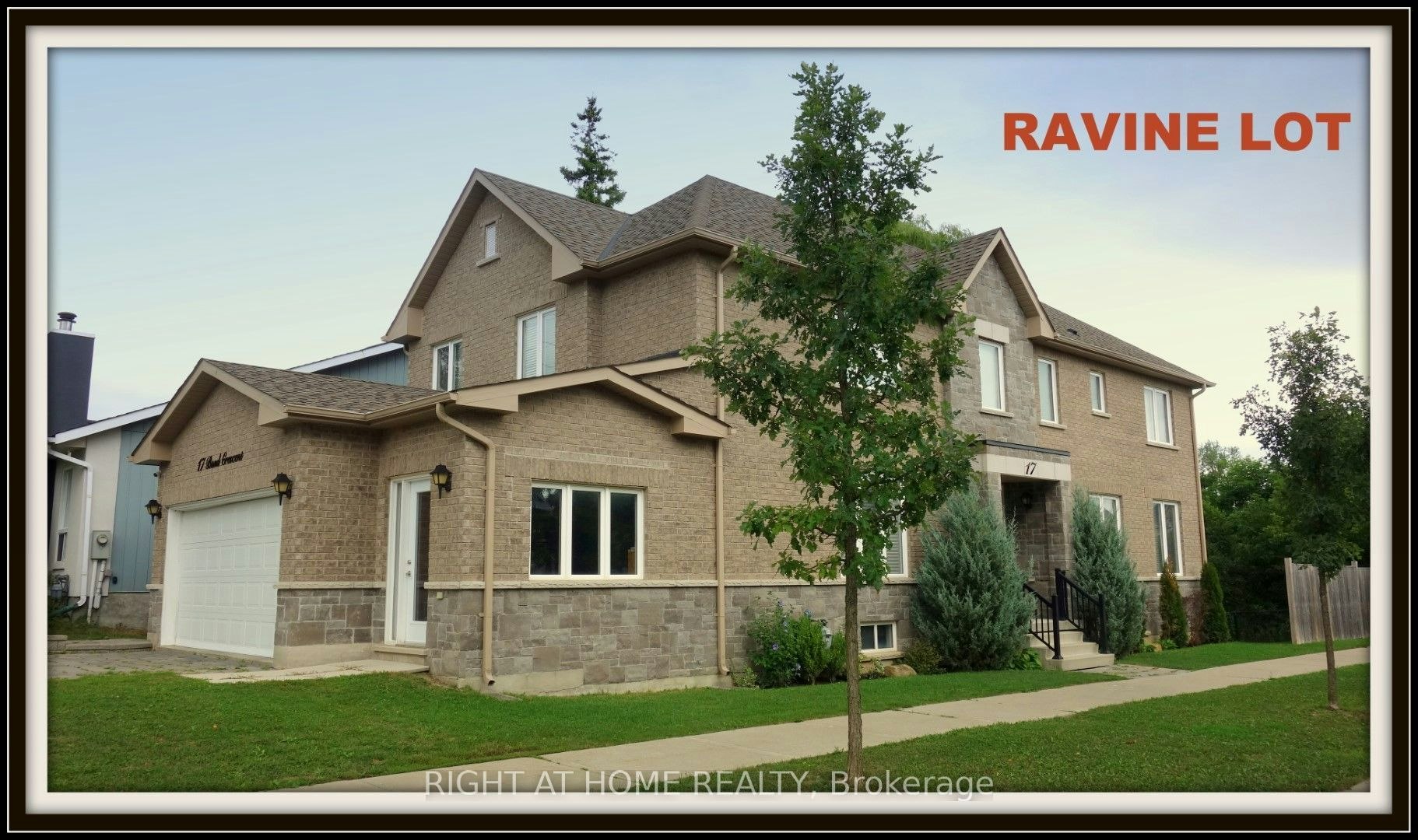 17 Bond Crescent, Richmond Hill, ON, L4E 3K2