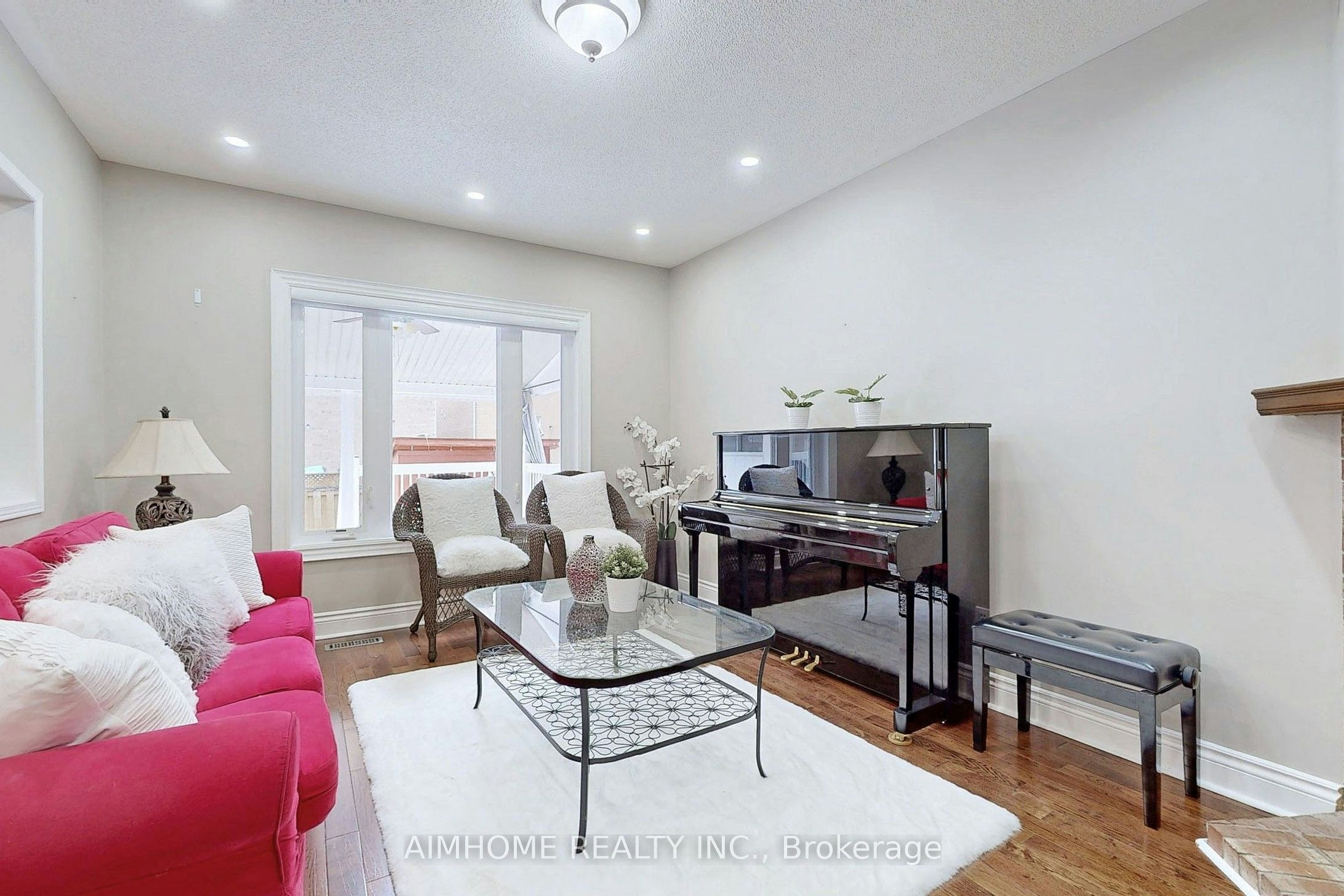 399 Flanagan Court, Newmarket, ON, L3X 2G1 - 3