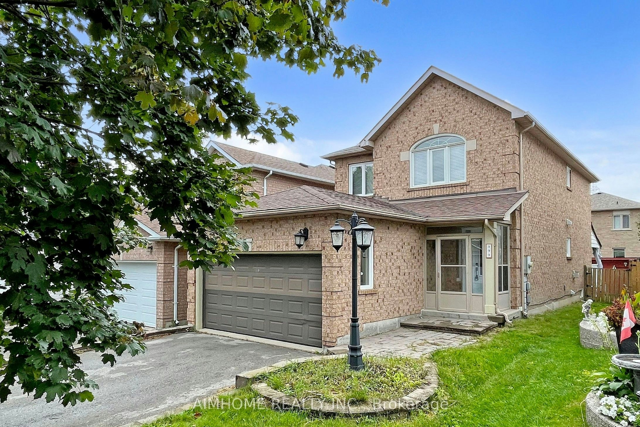 399 Flanagan Court, Newmarket, ON, L3X 2G1