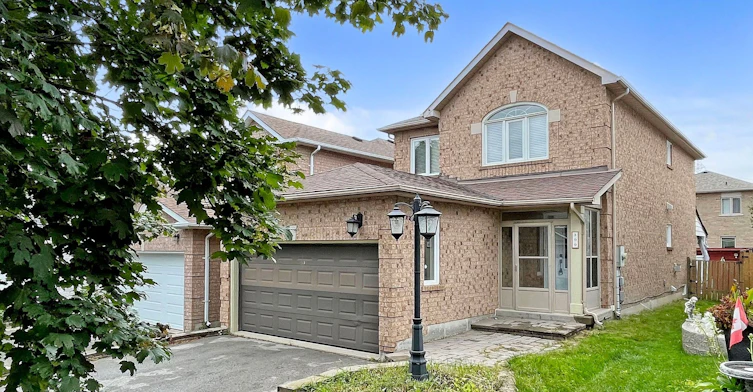 399 Flanagan Court, Newmarket, ON, L3X 2G1