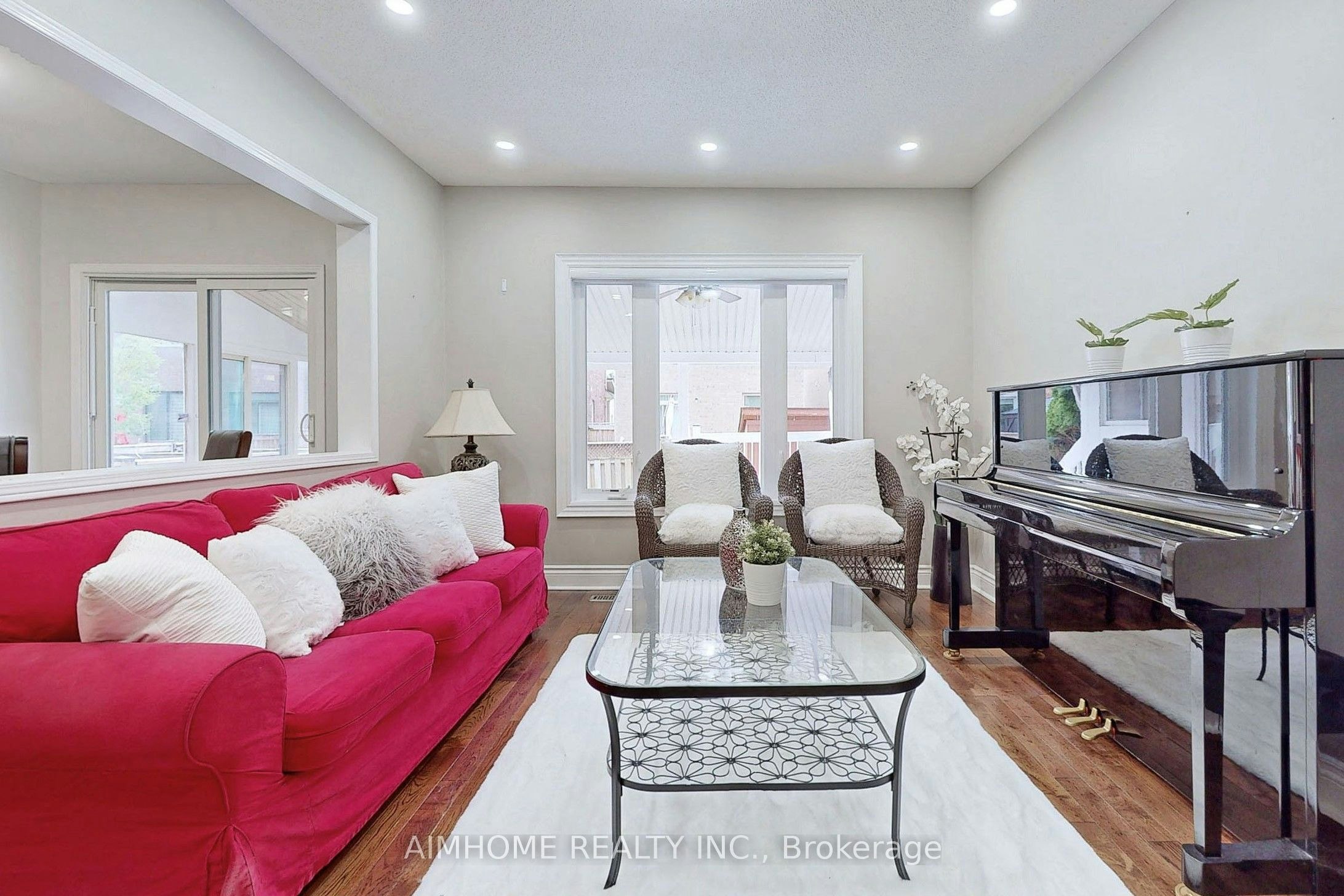 399 Flanagan Court, Newmarket, ON, L3X 2G1 - 2
