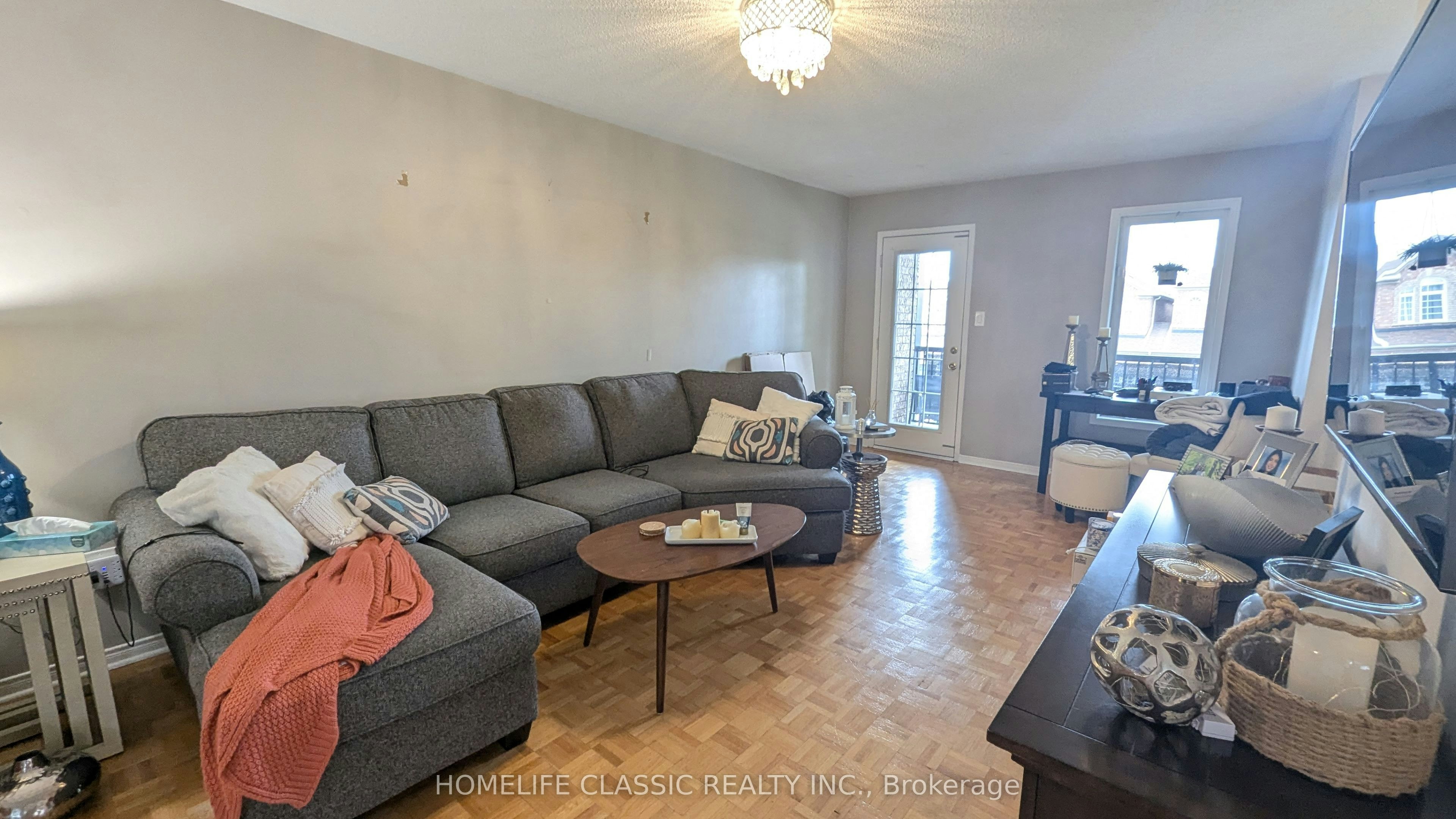 34A Casabel Drive, Vaughan, ON, L6A 3M4 - 3