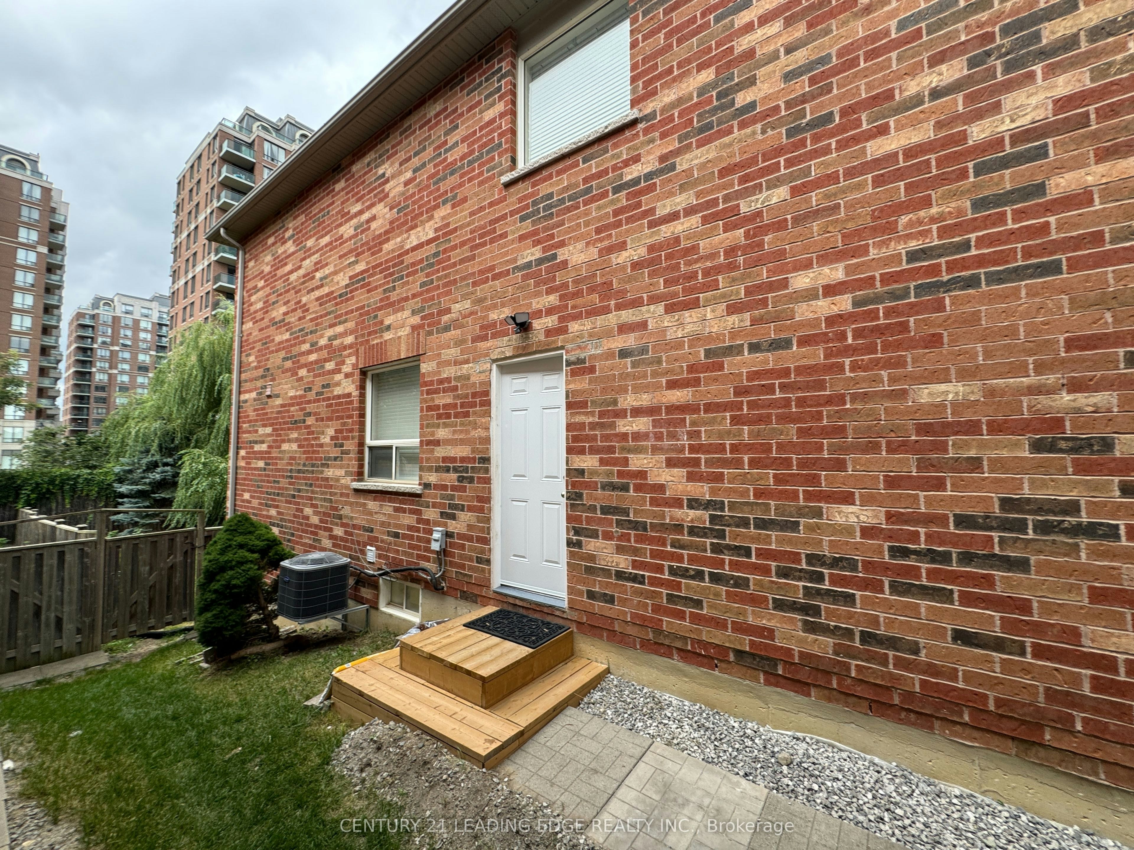 Basement-97 Revelstoke Crescent, Richmond Hill, ON, L4B 4T4 - 2
