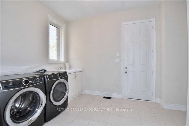 776 Harry Douglas Street, Newmarket, ON, L3X 0J8 - 13
