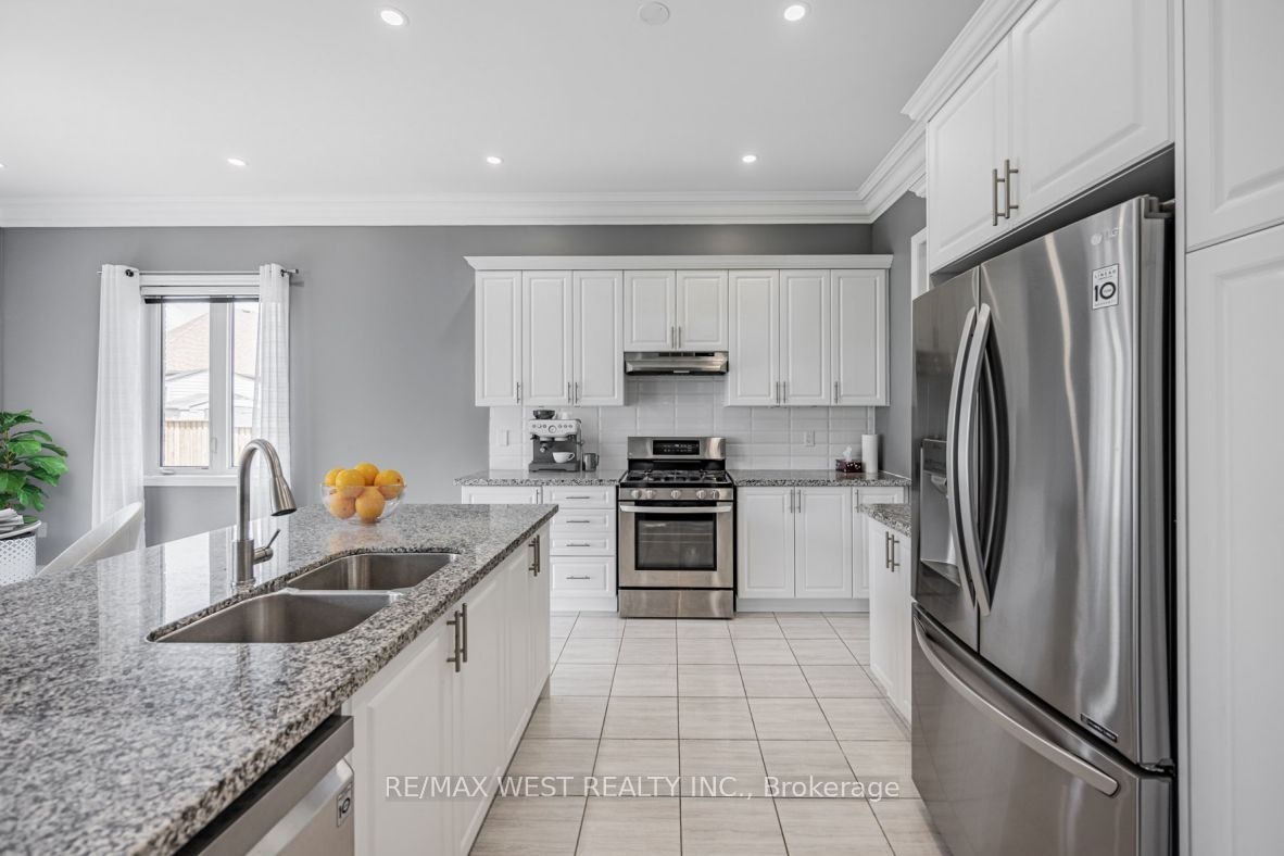1807 Emberton Way, Innisfil, ON, L9S 0N4 - 8