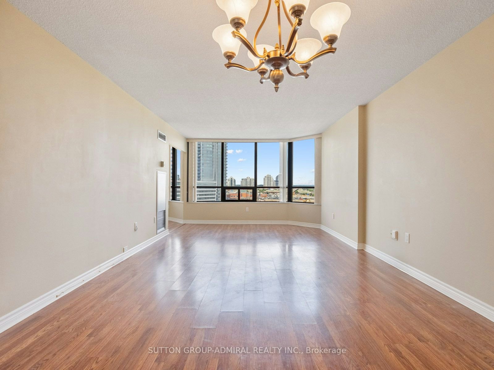1012-7420 Bathurst Street - 5