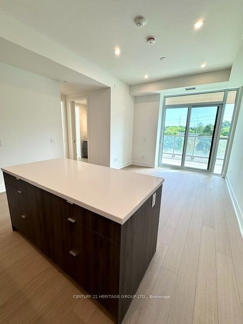 302-397 Royal Orchard Boulevard, Markham, ON, L3T 0H3