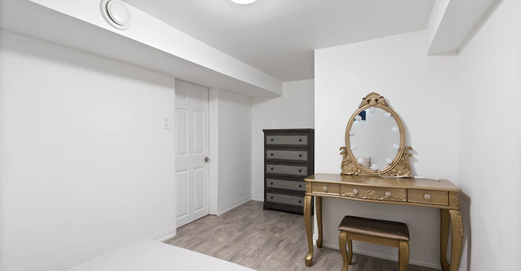 LF-149 Septonne Avenue, Newmarket, ON, L3Y 2W4 - 8