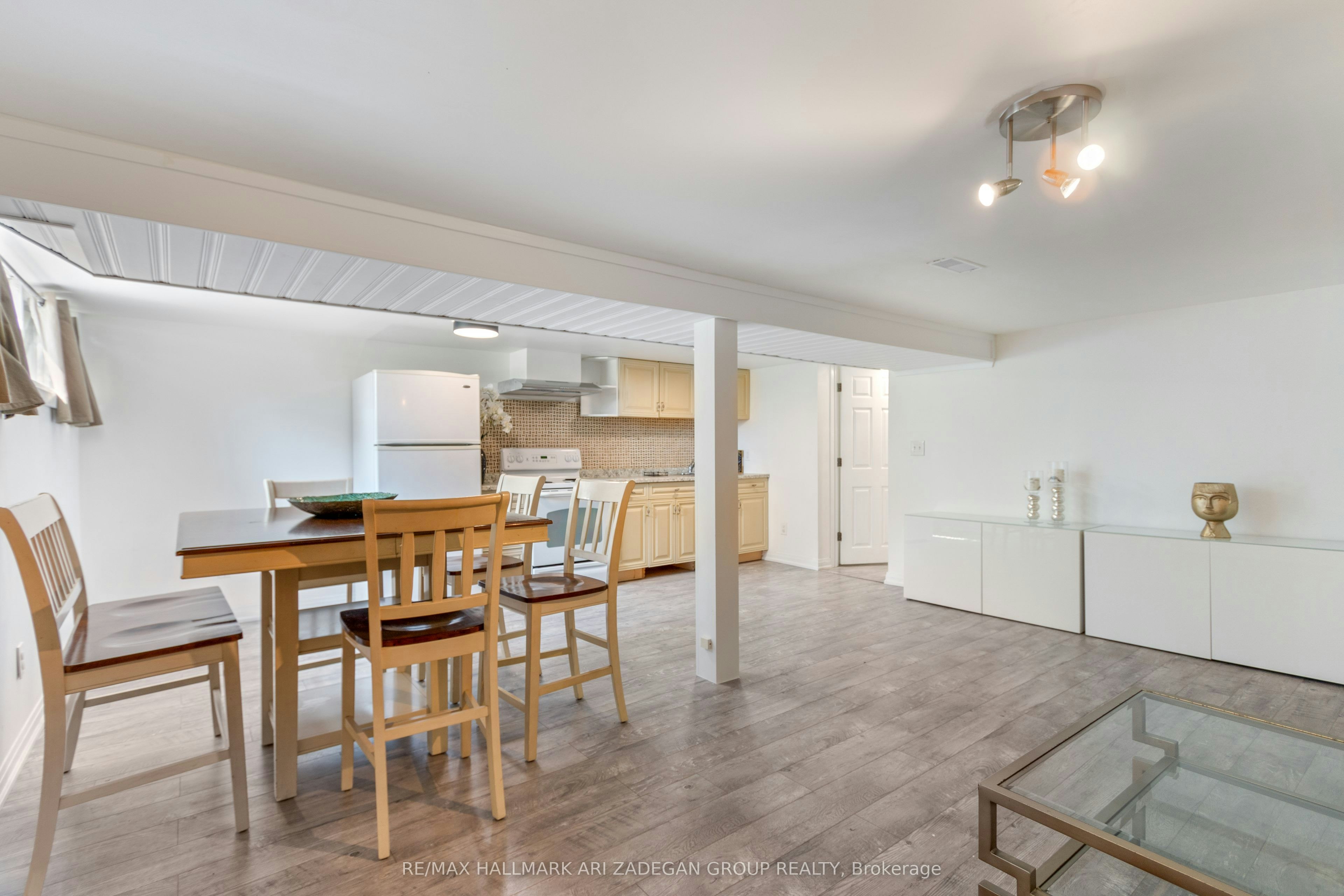 LF-149 Septonne Avenue, Newmarket, ON, L3Y 2W4 - 9