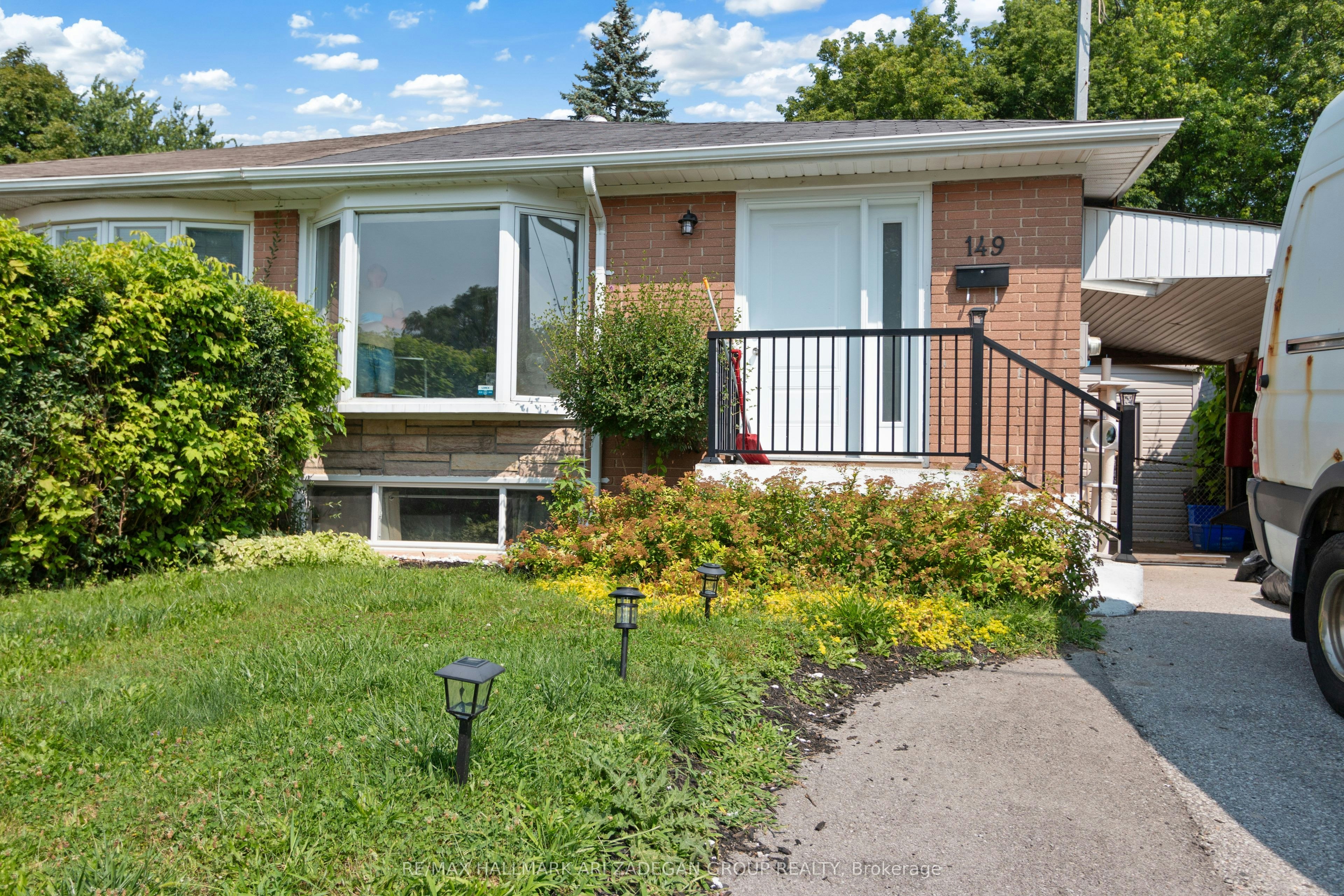LF-149 Septonne Avenue, Newmarket, ON, L3Y 2W4