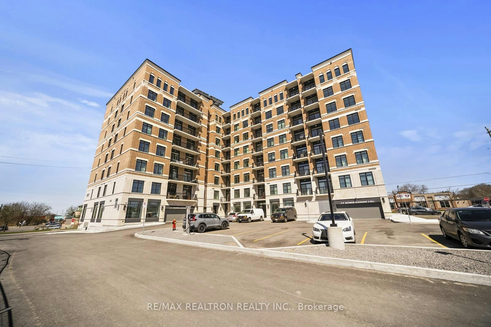 Ph811-5917 Main Street, Whitchurch-Stouffville, ON, L4A 5G4