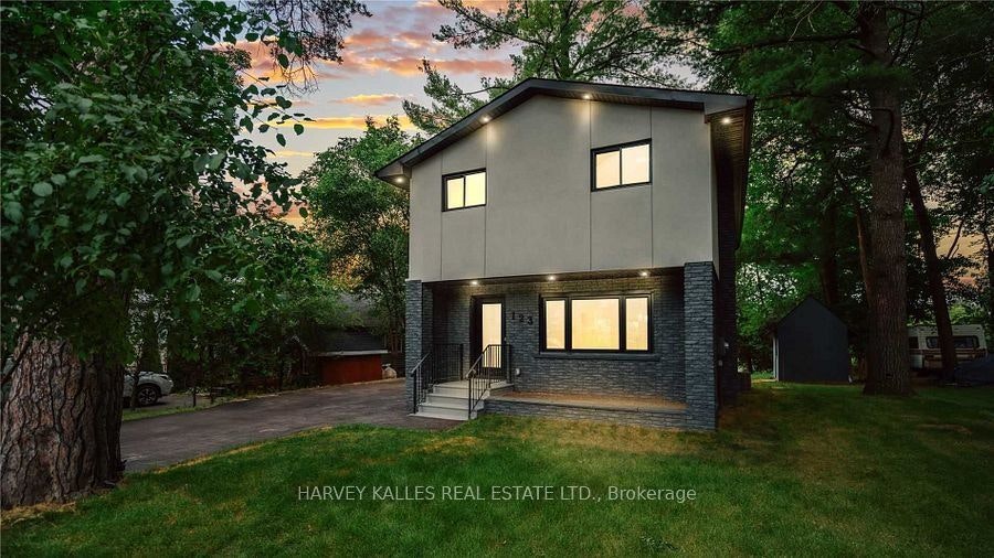 123 Sand Road, East Gwillimbury, ON, L9N 1H9
