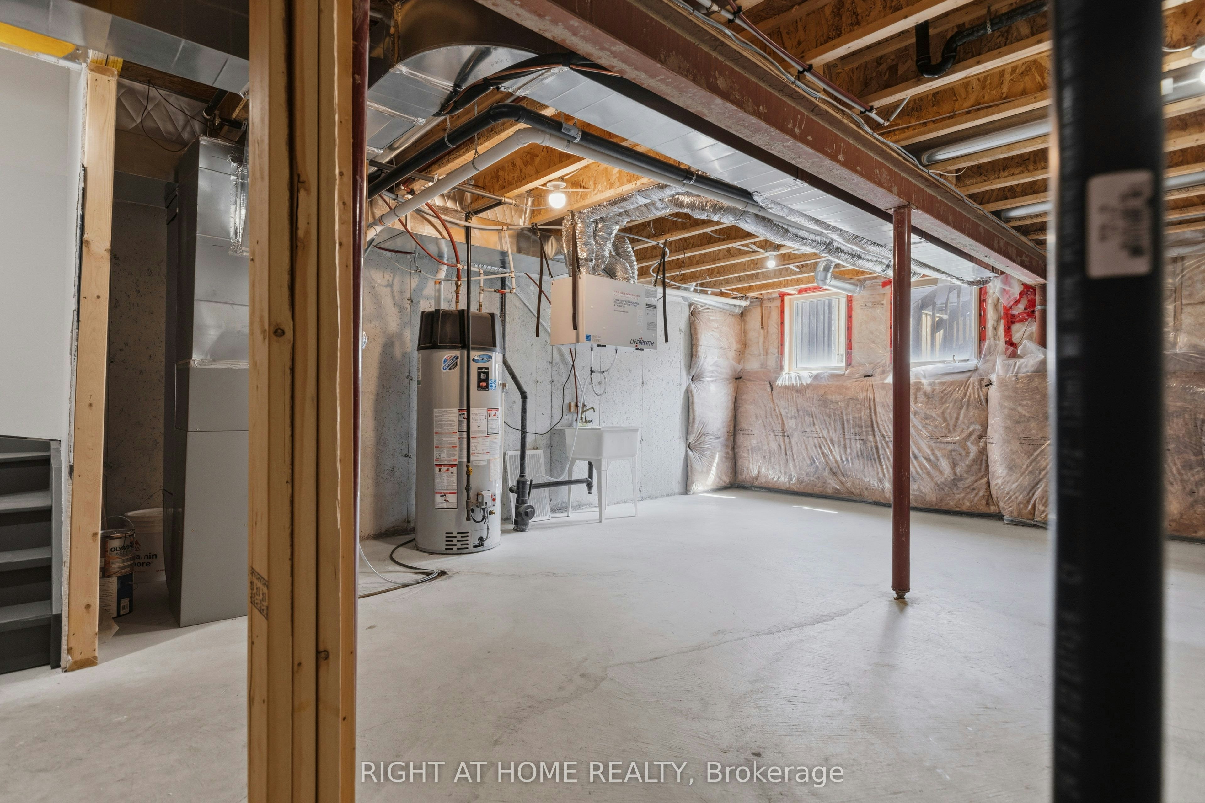 206 Harding Park Street, Newmarket, ON, L3Y 0E3 - 32