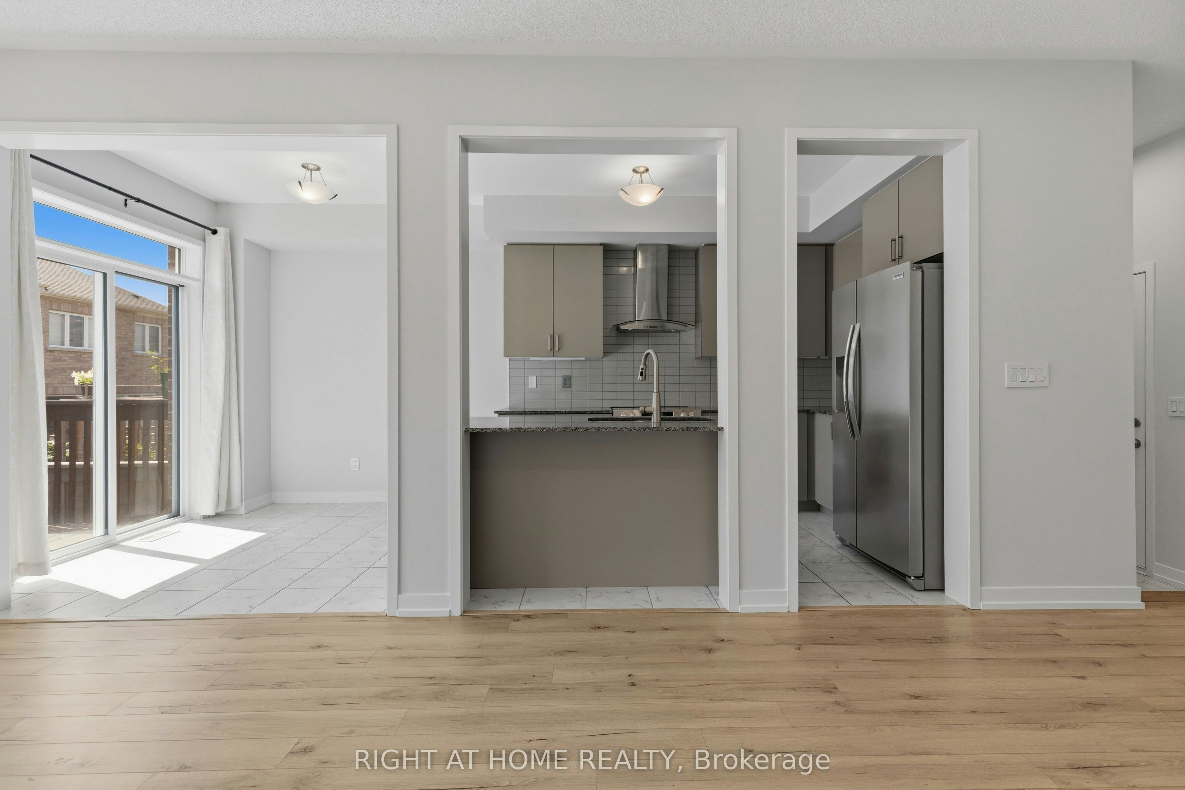 206 Harding Park Street, Newmarket, ON, L3Y 0E3 - 11