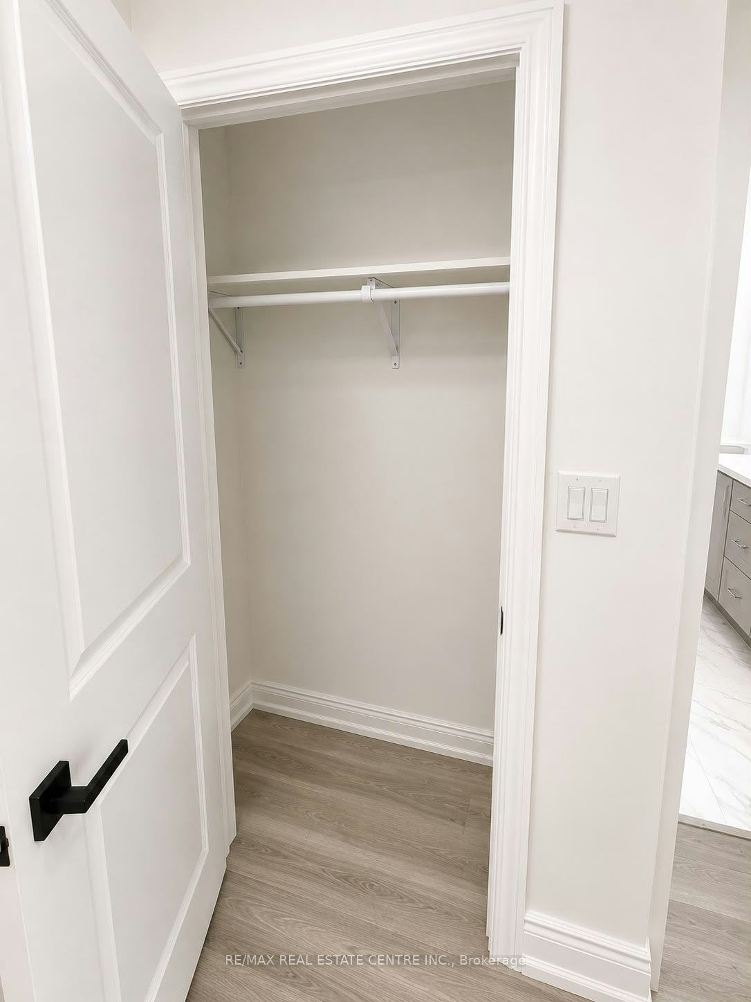 Lower-10 Virtue Crescent, Vaughan, ON, L4H 4C3 - 4