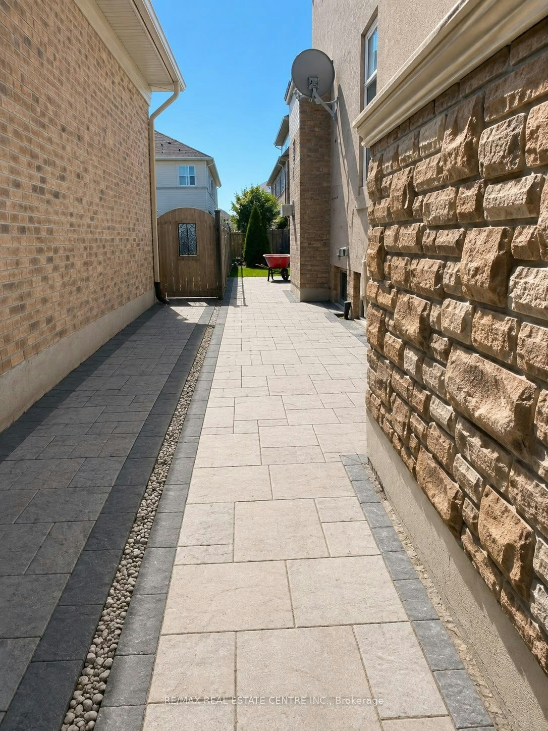 Lower-10 Virtue Crescent, Vaughan, ON, L4H 4C3 - 2