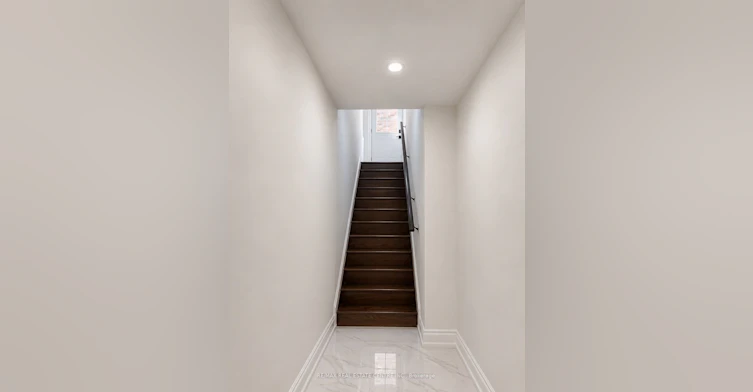 Lower-10 Virtue Crescent, Vaughan, ON, L4H 4C3 - 3