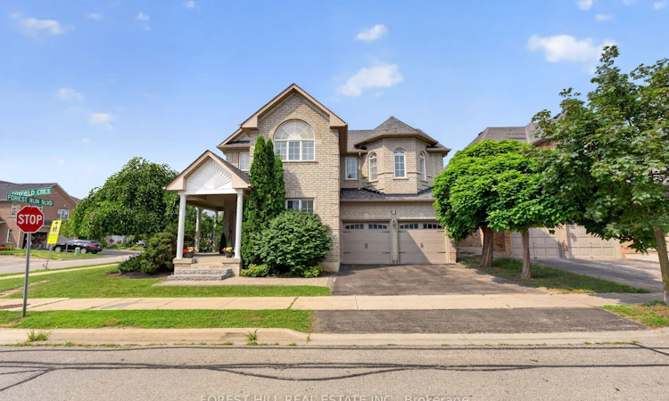 2 Foxfield Crescent