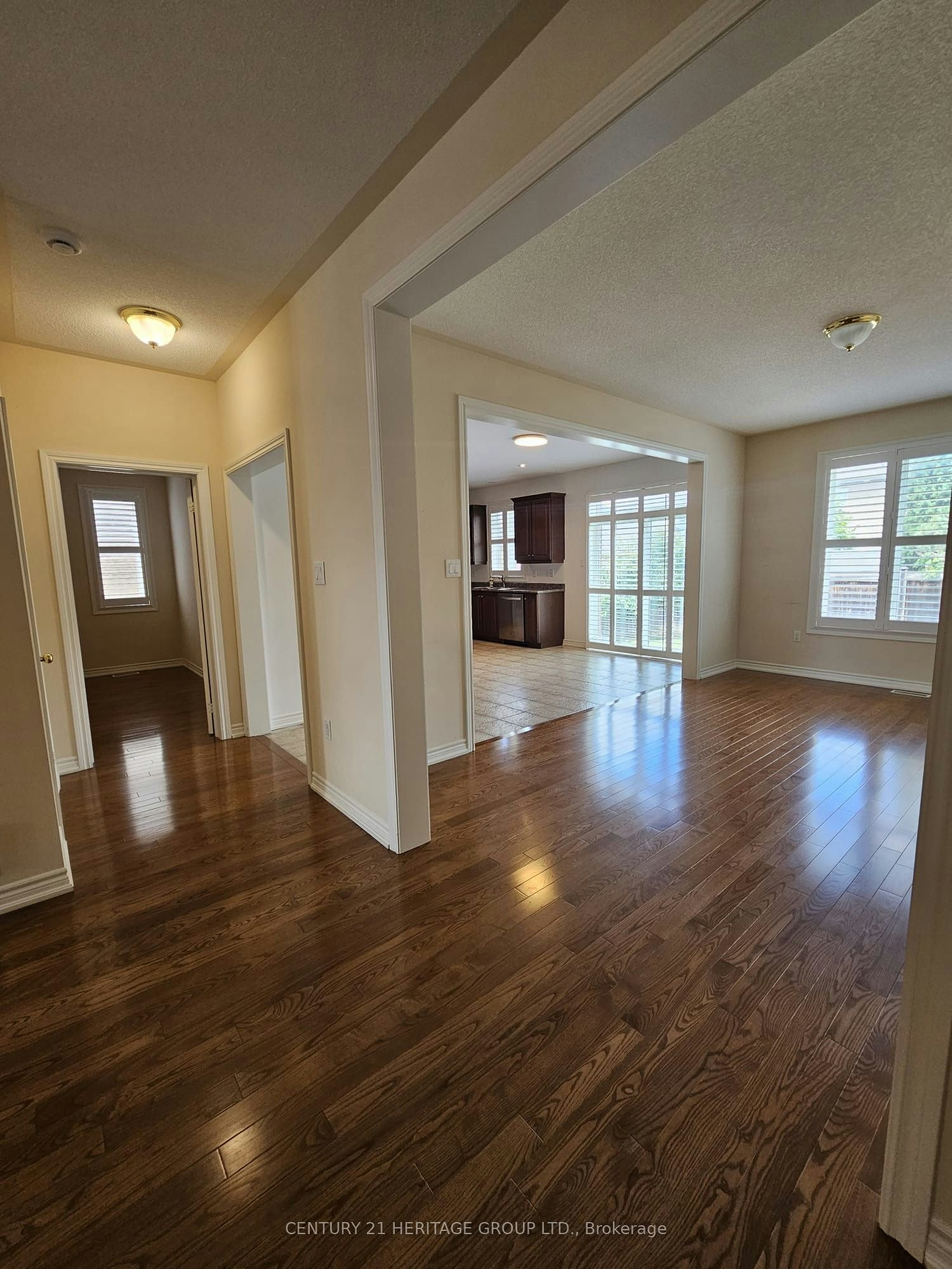 10 Orville Hand Court, Bradford West Gwillimbury, ON, L3Z 3H9 - 7