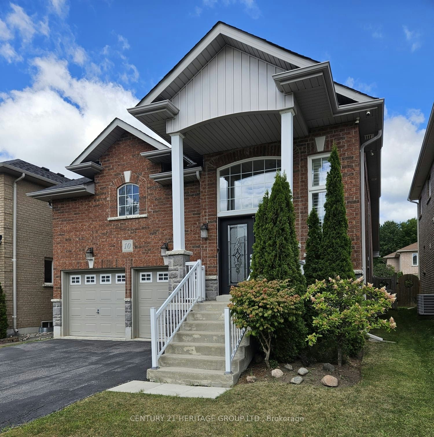 10 Orville Hand Court, Bradford West Gwillimbury, ON, L3Z 3H9 - 2