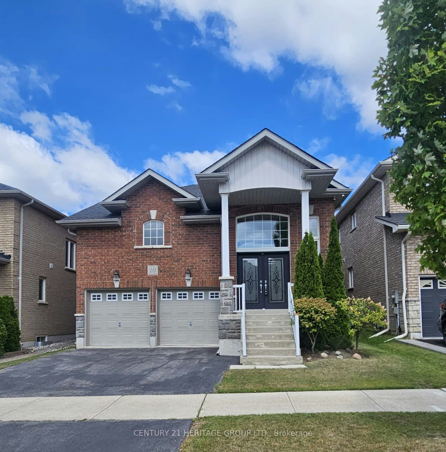 10 Orville Hand Court, Bradford West Gwillimbury, ON, L3Z 3H9