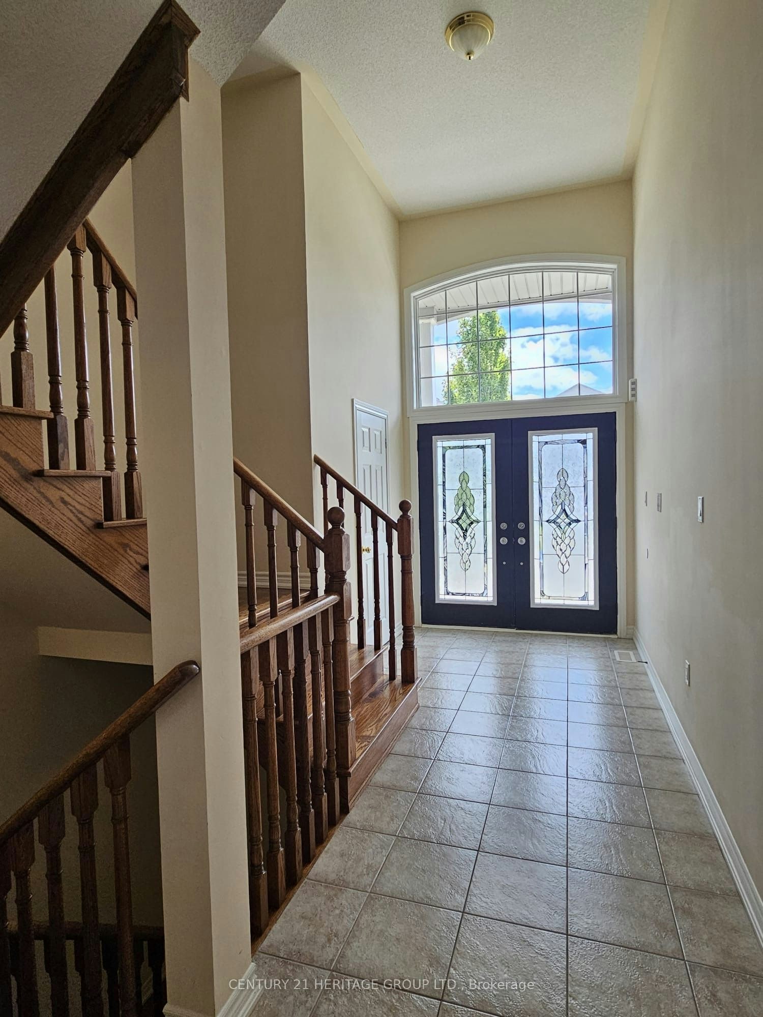 10 Orville Hand Court, Bradford West Gwillimbury, ON, L3Z 3H9 - 4
