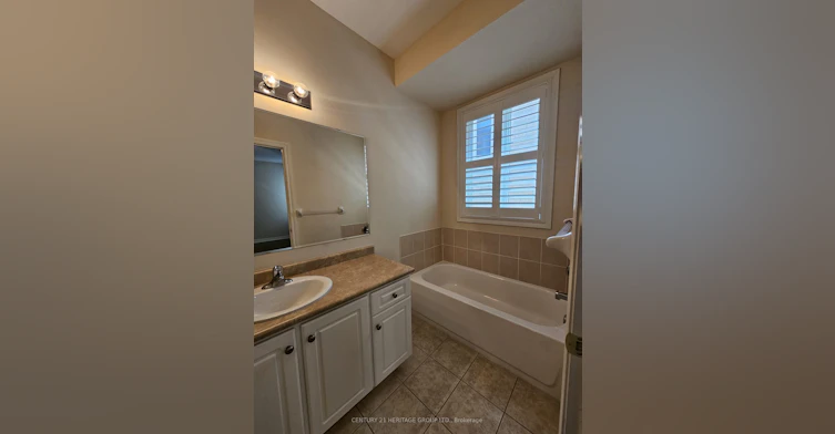 10 Orville Hand Court, Bradford West Gwillimbury, ON, L3Z 3H9 - 11
