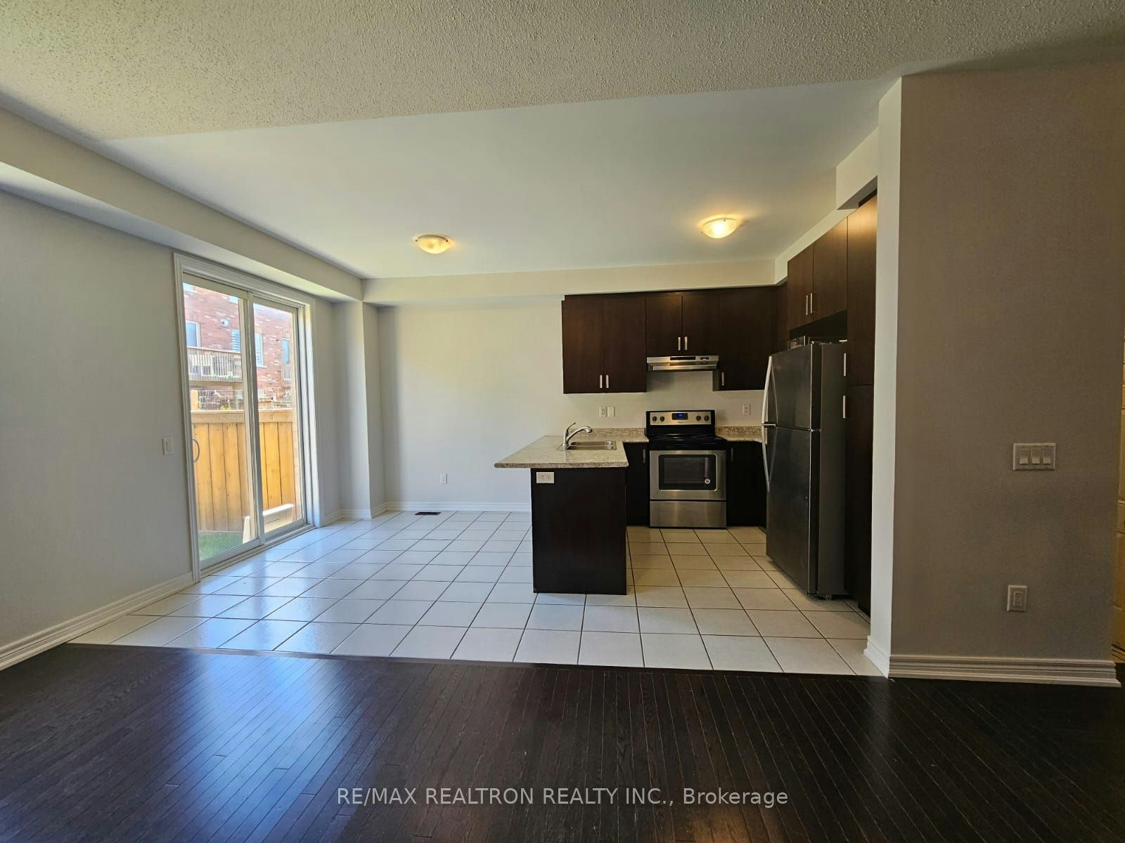 19 Walter English Drive, East Gwillimbury, ON, L9N 0R8 - 8