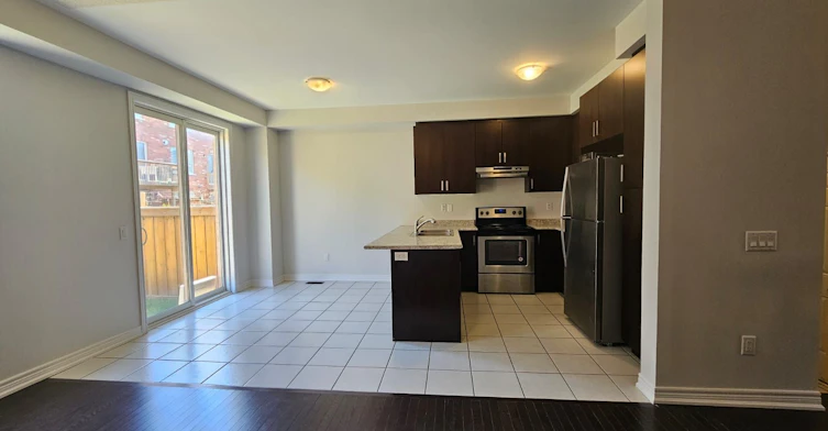 19 Walter English Drive, East Gwillimbury, ON, L9N 0R8 - 8