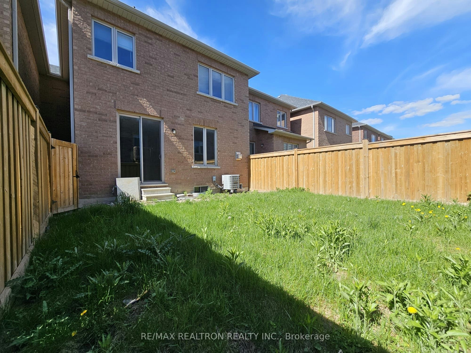 19 Walter English Drive, East Gwillimbury, ON, L9N 0R8 - 23