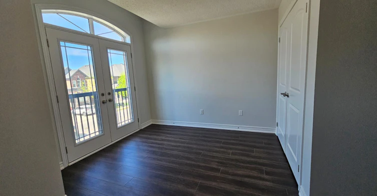 19 Walter English Drive, East Gwillimbury, ON, L9N 0R8 - 20