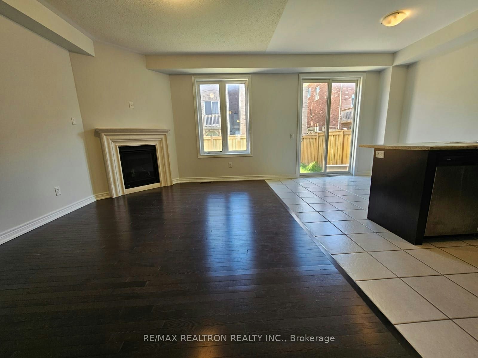 19 Walter English Drive, East Gwillimbury, ON, L9N 0R8 - 7