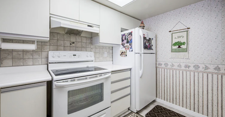 270 Davis Drive, Newmarket, ON, L3Y 8K2 - 11
