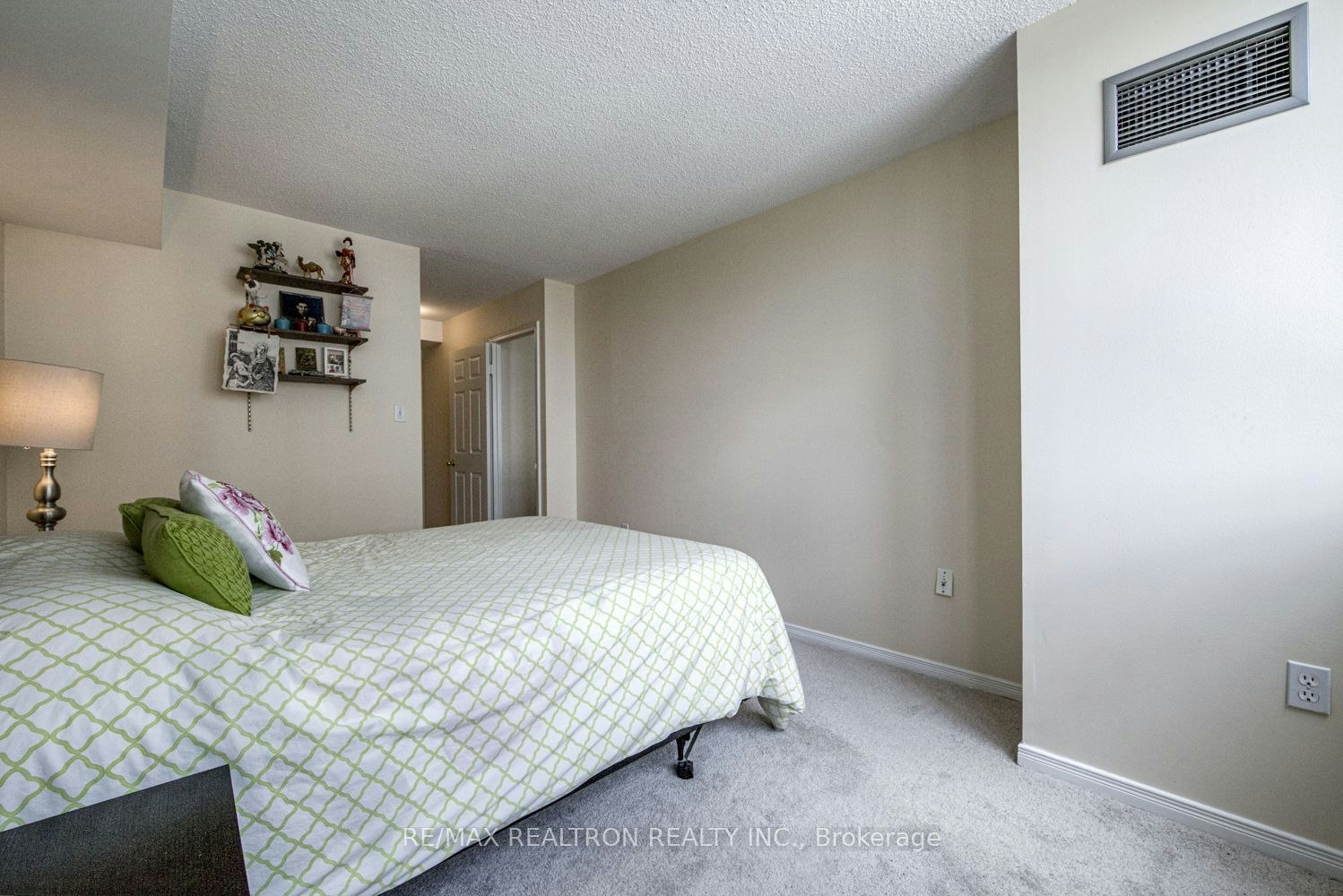 270 Davis Drive, Newmarket, ON, L3Y 8K2 - 13
