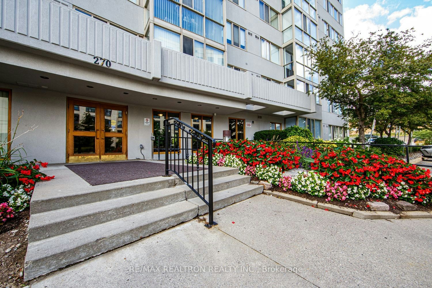 270 Davis Drive, Newmarket, ON, L3Y 8K2 - 25