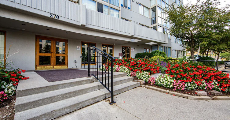 270 Davis Drive, Newmarket, ON, L3Y 8K2 - 25