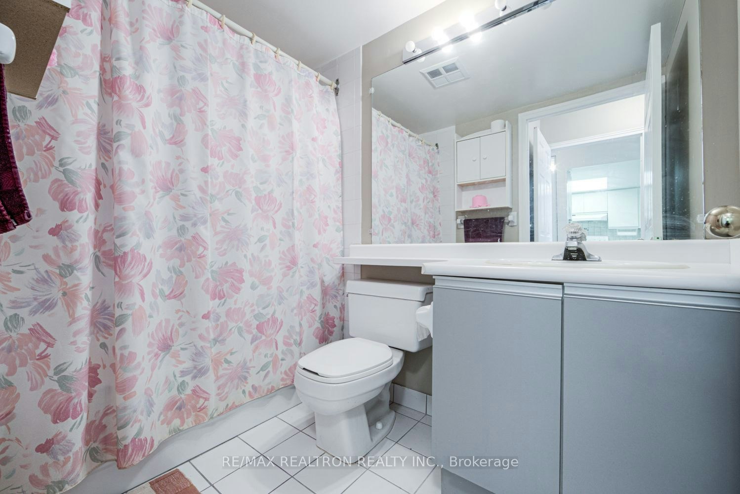 270 Davis Drive, Newmarket, ON, L3Y 8K2 - 18