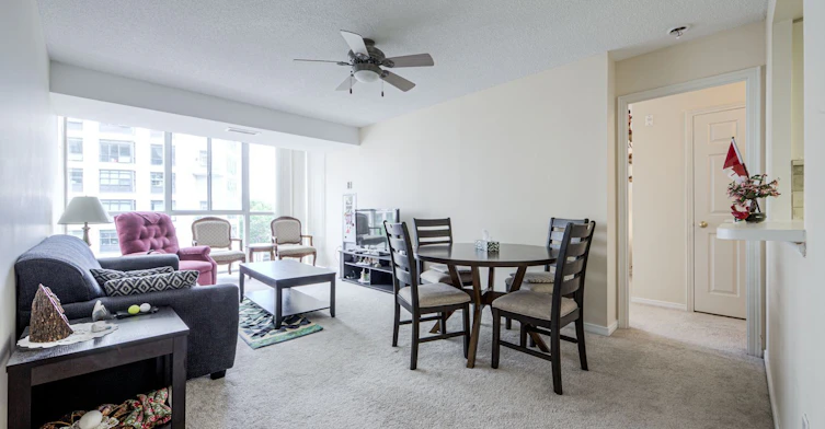 270 Davis Drive, Newmarket, ON, L3Y 8K2 - 4
