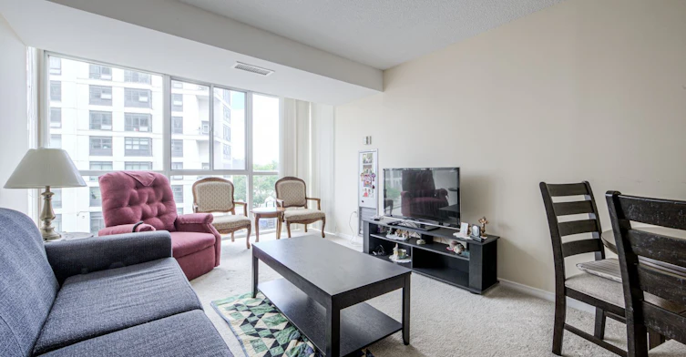 270 Davis Drive, Newmarket, ON, L3Y 8K2 - 5