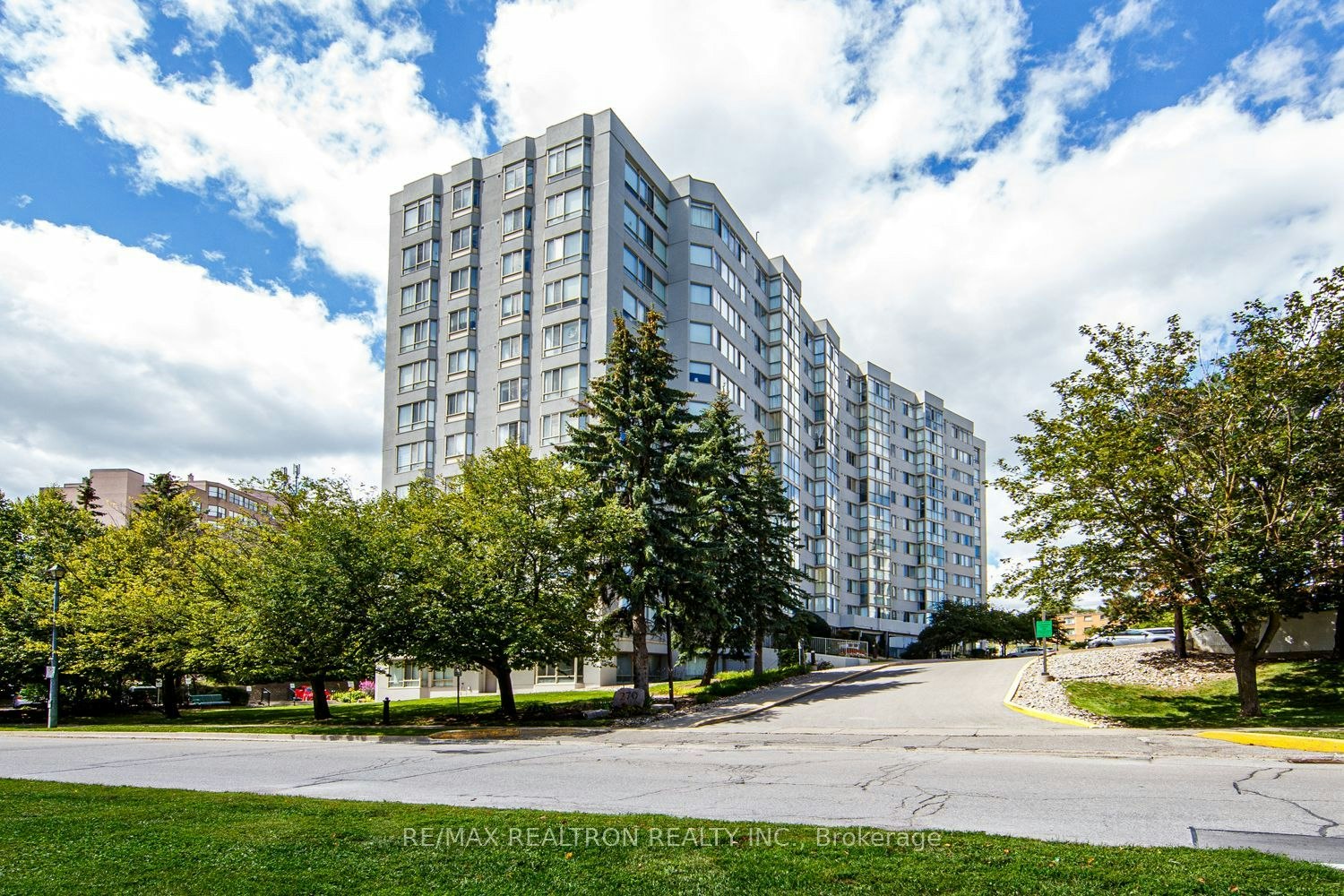 270 Davis Drive, Newmarket, ON, L3Y 8K2 - 26