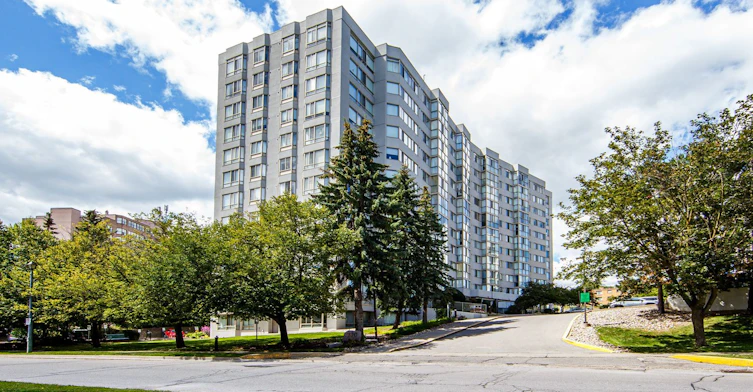 270 Davis Drive, Newmarket, ON, L3Y 8K2 - 26
