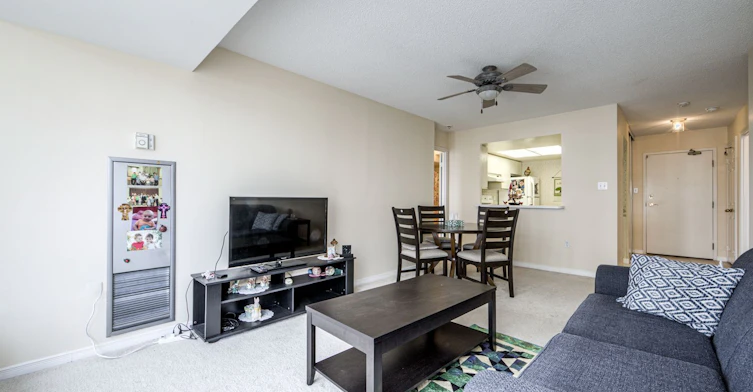 270 Davis Drive, Newmarket, ON, L3Y 8K2 - 8