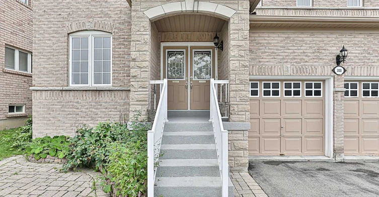 BSMT-300 Woodspring Avenue, Newmarket, ON, L3X 3B1